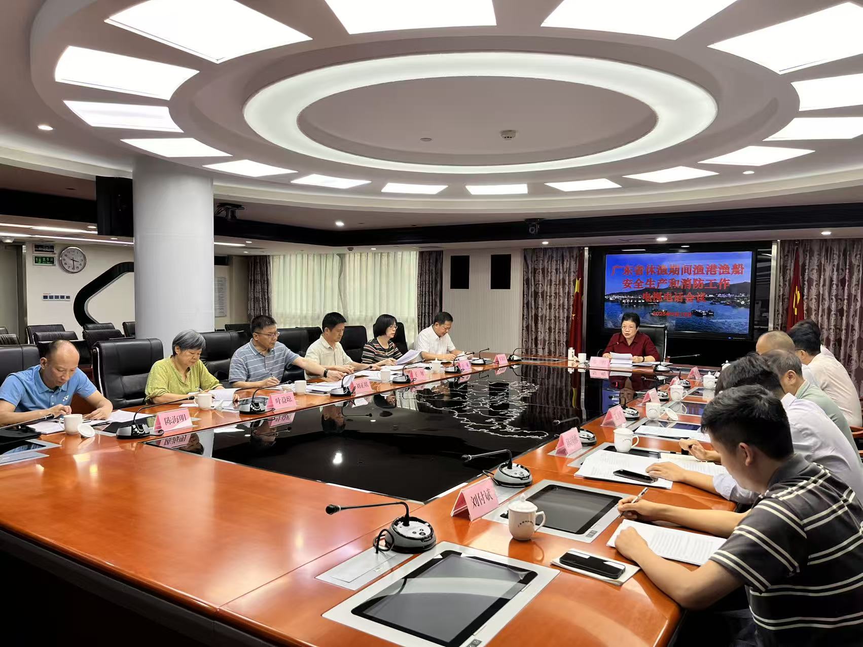 成人网站
召开休渔期渔港渔船安全生产和消防工作电视电话会议